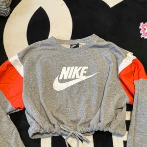 Nike Cropped Sweater